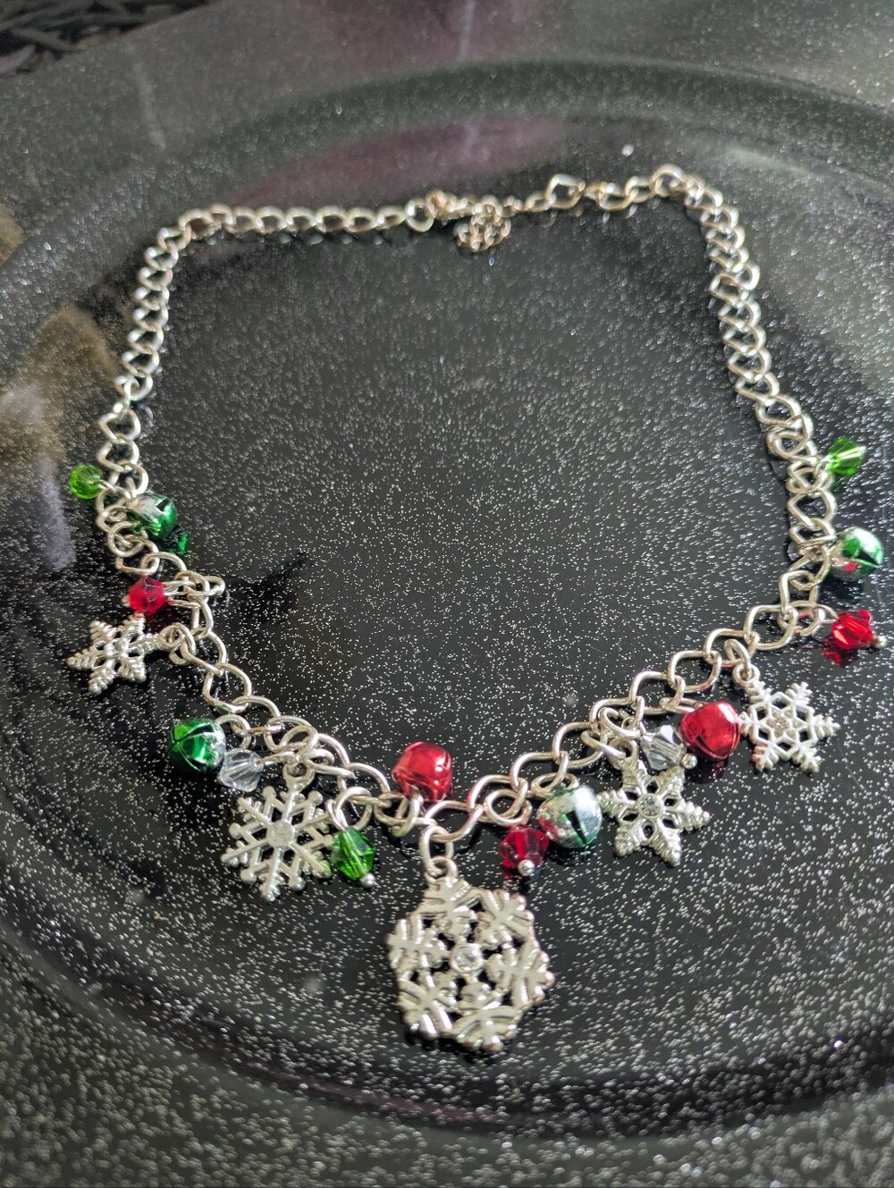 58. Snowflake Necklace $10/3for$25/Freewith$50purchaae)